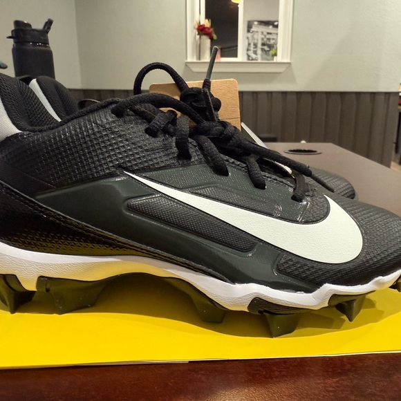 Nike Boys Alpha Menace Football Cleats-NWOT - Picture 1 of 4